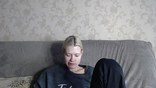 BlondyLedy stripchat live cam model