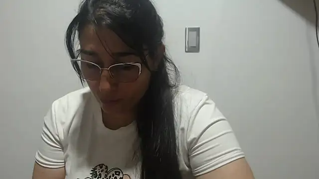 andreaisis2 stripchat live cam model