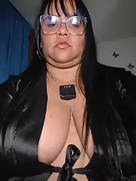 Candybrowmm stripchat live cam model