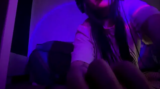 RoniYeepsie stripchat live cam model