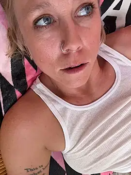 goodgirlbabydoll stripchat live cam model