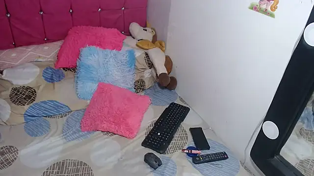 kiara_milf_ stripchat live cam model