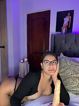 ema_zoe stripchat live cam model