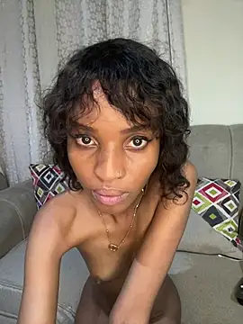 Petitehottie stripchat live cam model