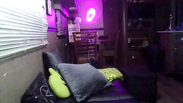 Xclaina stripchat live cam model
