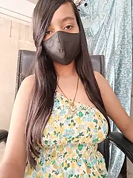 Parinaaz18 stripchat live cam model