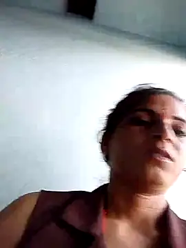 Big_soniya55A stripchat live cam model