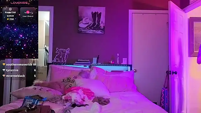 ThornsandHoney stripchat live cam model