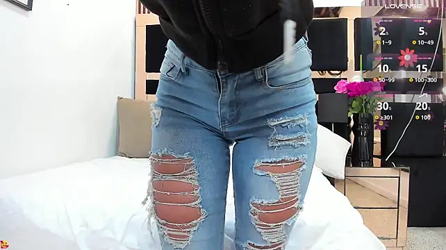 ursafrost stripchat live cam model