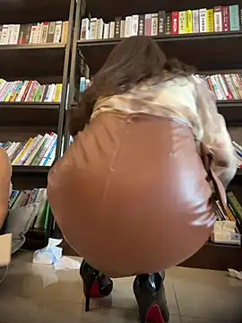 mollymm stripchat live cam model