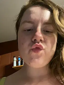 Strawberrykisses96 stripchat live cam model