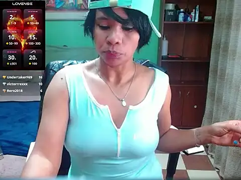 ZoeVibe_2306 stripchat live cam model
