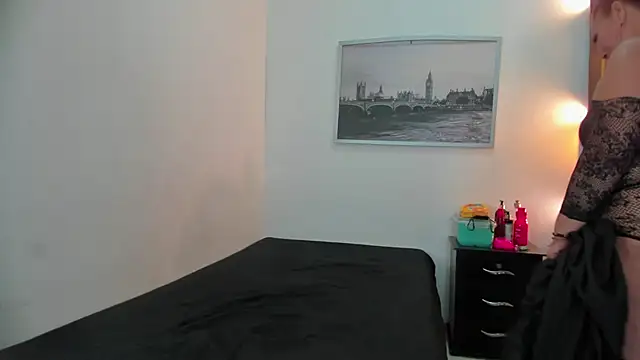 Cheryl_JONES stripchat live cam model