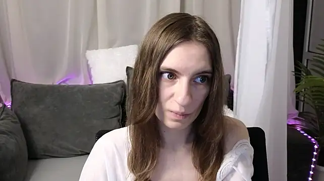 kaleriyaa_ stripchat live cam model