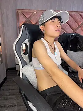 ian_mathias_ stripchat live cam model