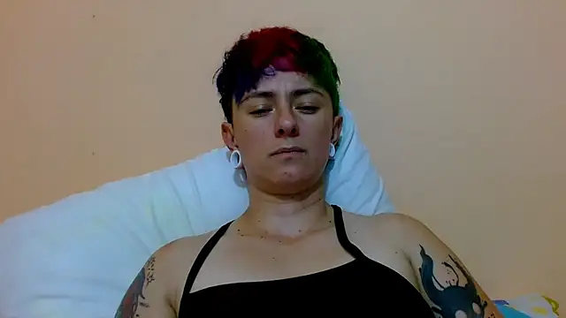 tomboyblue stripchat live cam model