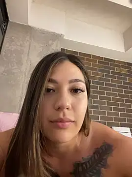 Latina_vanessa stripchat live cam model