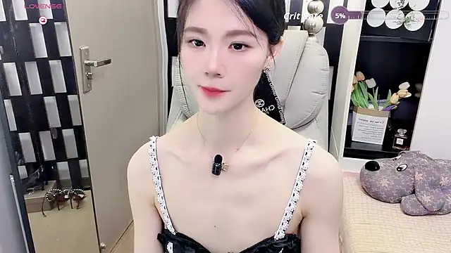 Yueyue-MM stripchat live cam model