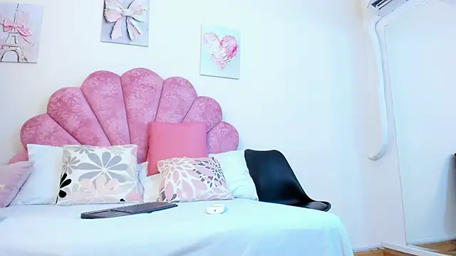 LaylaFerrer stripchat live cam model