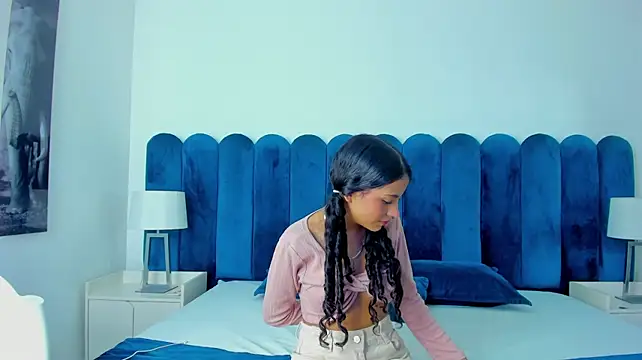 MiaLauren_ stripchat live cam model
