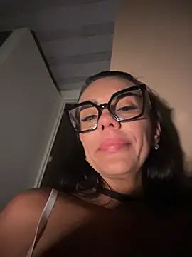 SofiParma stripchat live cam model