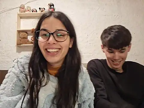 Brilenn stripchat live cam model