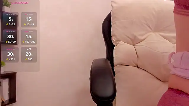 KateCuddle stripchat live cam model