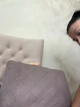 ChloeBrut stripchat live cam model