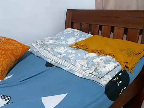 melaninQ stripchat live cam model