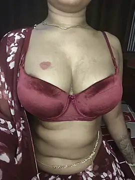Piyu_xxx stripchat live cam model