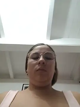 selena_gomez2 stripchat live cam model