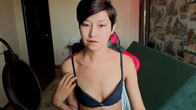 LeyylaStoone stripchat live cam model