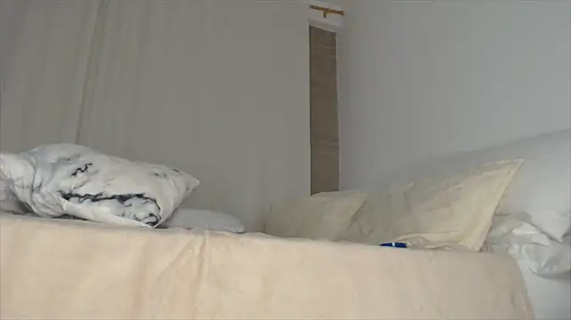 Trissa_Benson stripchat live cam model
