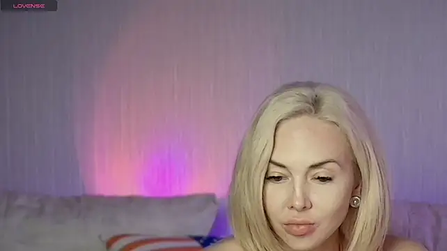 glorianikolson stripchat live cam model