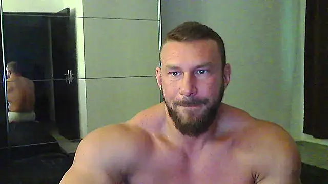 muscularkevin stripchat live cam model