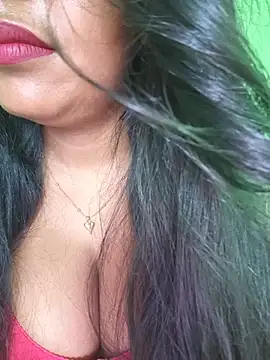 Missdiwani stripchat live cam model