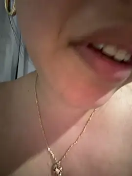 Naturalmentegostosa stripchat live cam model
