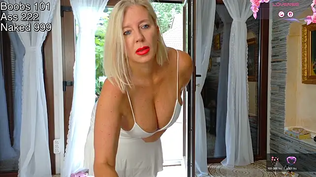 TUNDEROSE1 stripchat live cam model