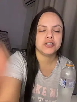 Nandaa02 stripchat live cam model