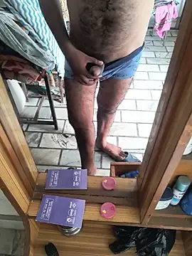 yaradayar stripchat live cam model