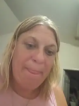 Playmate86 stripchat live cam model