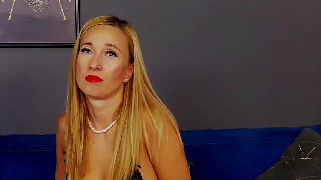AnneHove stripchat live cam model