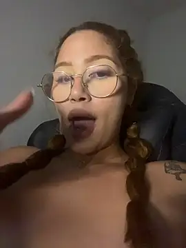 ruivinha2006 stripchat live cam model