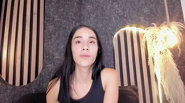 honeyt_wins stripchat live cam model