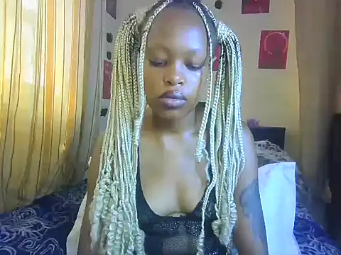 -Rosy stripchat live cam model