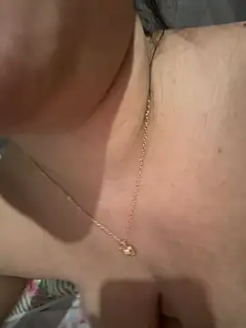 Naturalmentegostosa stripchat live cam model