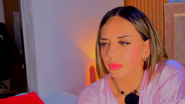 laiamilf stripchat live cam model