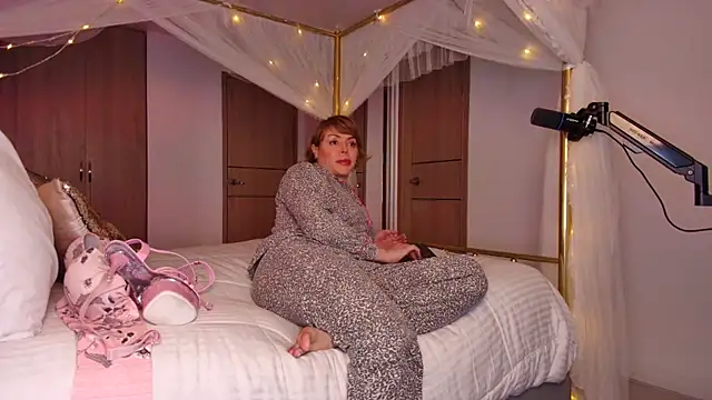 alejadollts stripchat live cam model