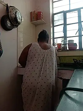 CUTE-LOVE-SWEETS stripchat live cam model