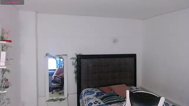 Ariel_Laurentt stripchat live cam model